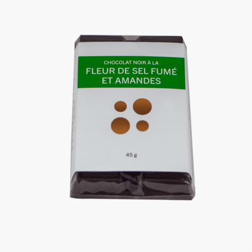 Tablette de chocolat noir à la fleur de sel fumé et amandes